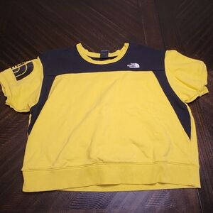 The North Face Women's Graphic Crop Top - Yellow Size Large Stylish and Sporty